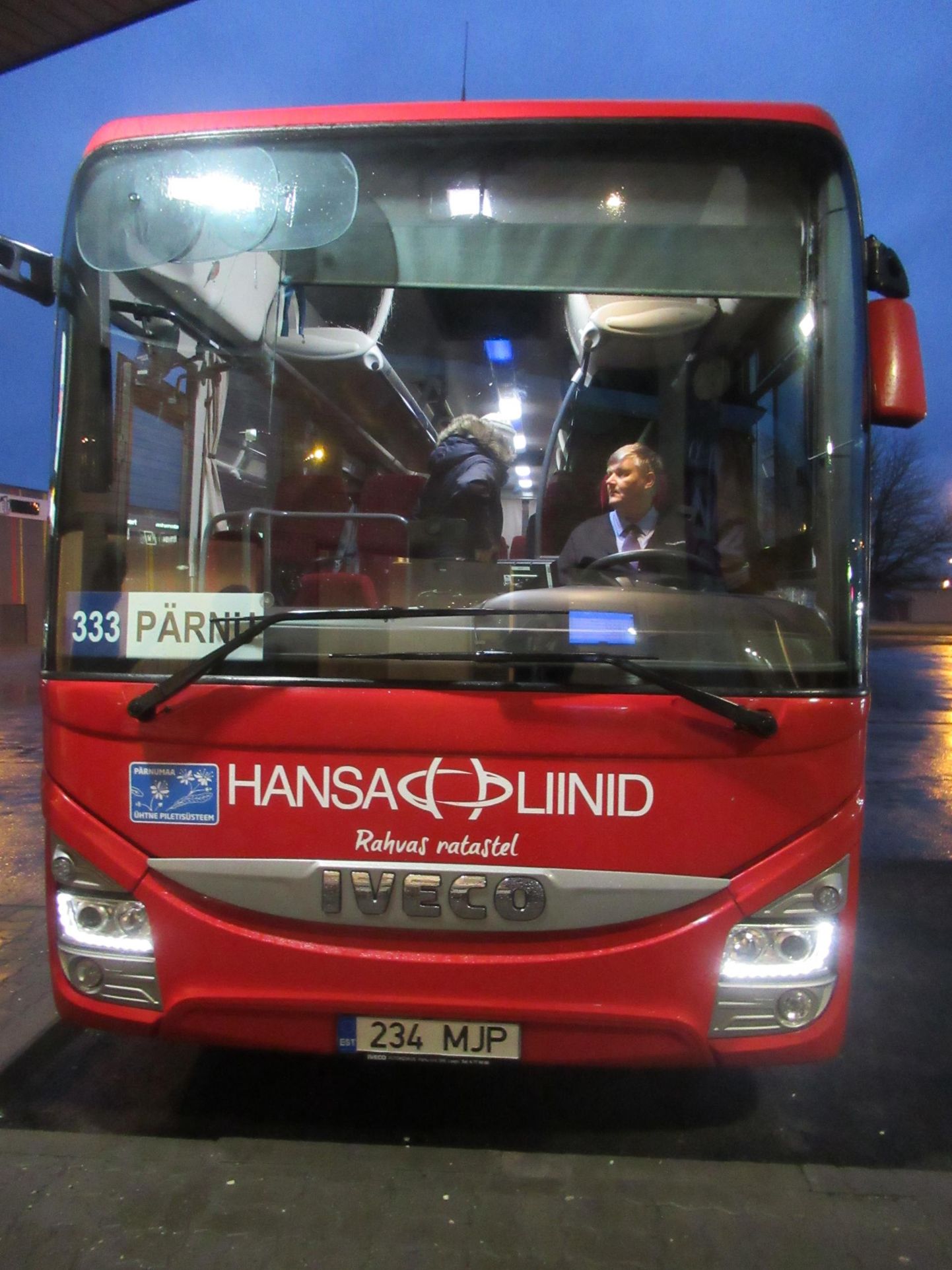 Reisirongiühenduse katkemise järel avas Pärnumaa ühistranspordikeskus bussiliini 333 Pärnust Raplani ja tagasi.