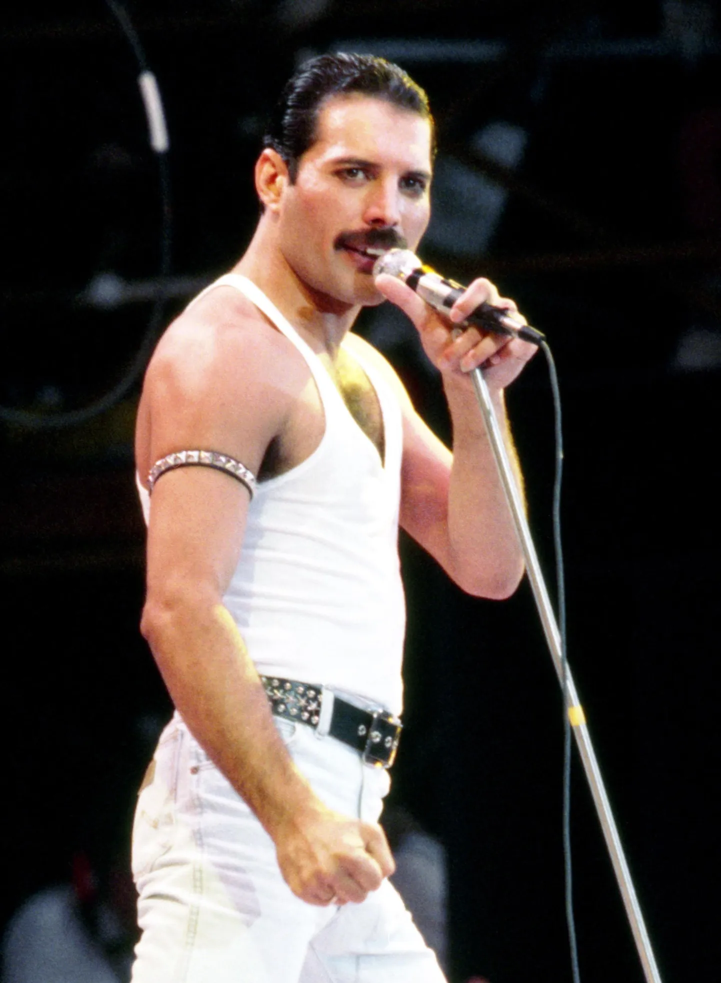 Freddie Mercury Live Aid kontserdil esinemas (1985)