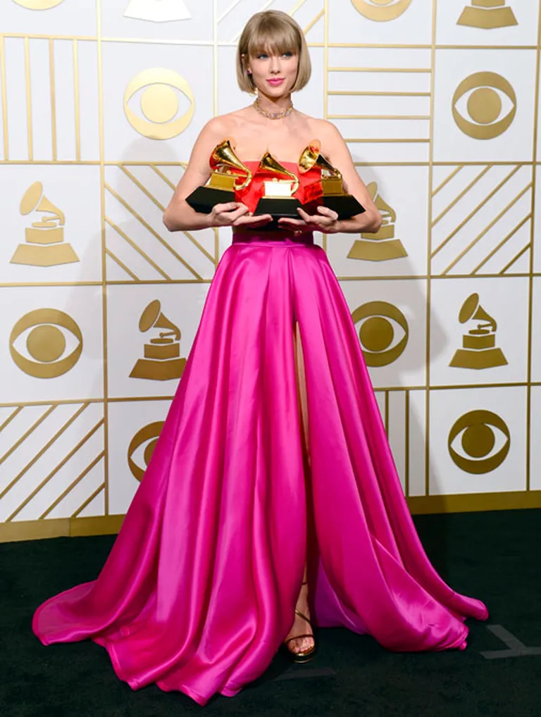TAYLOR SWIFT