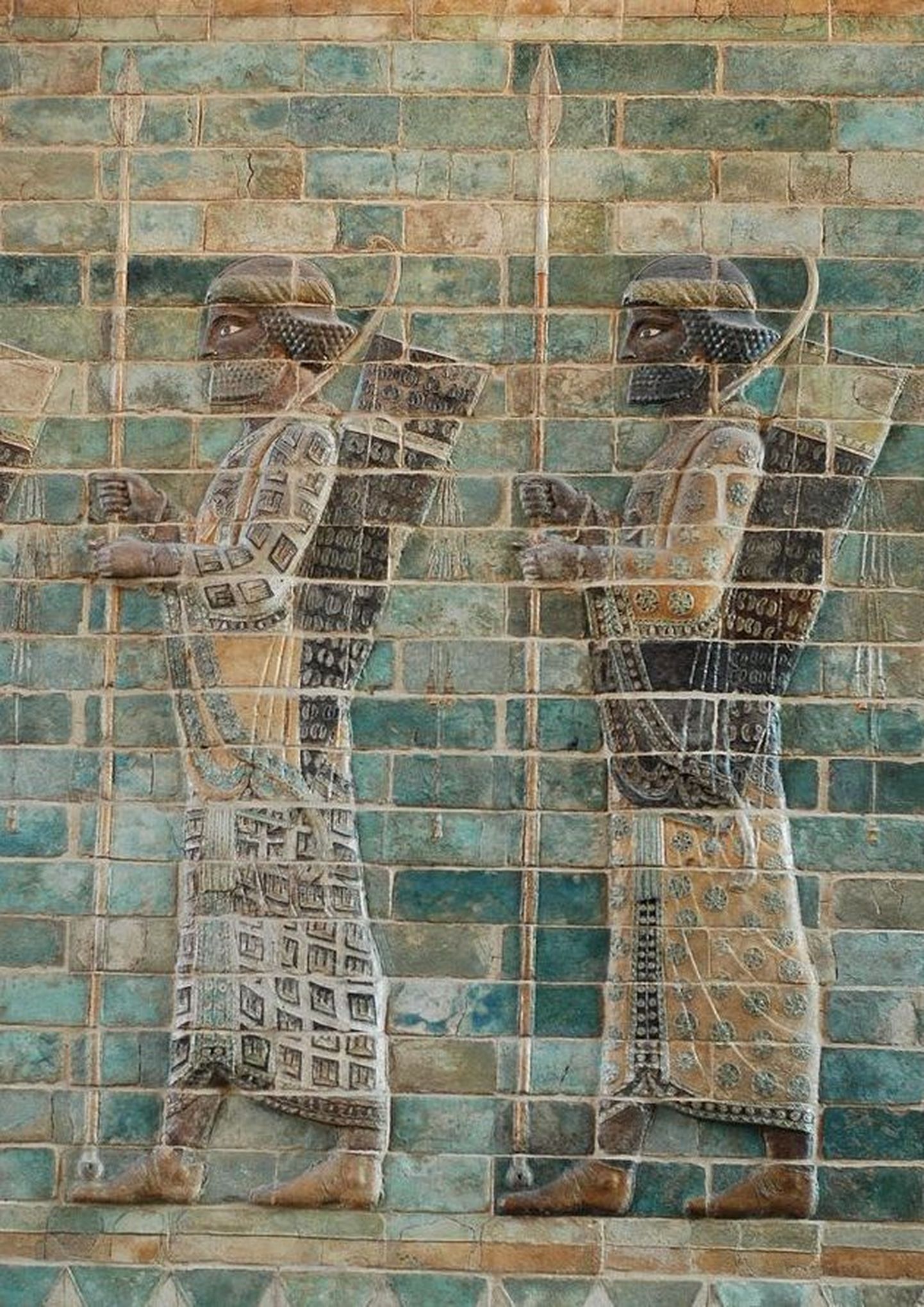 Iidseid Pärsia sõjamehi kujutav friis