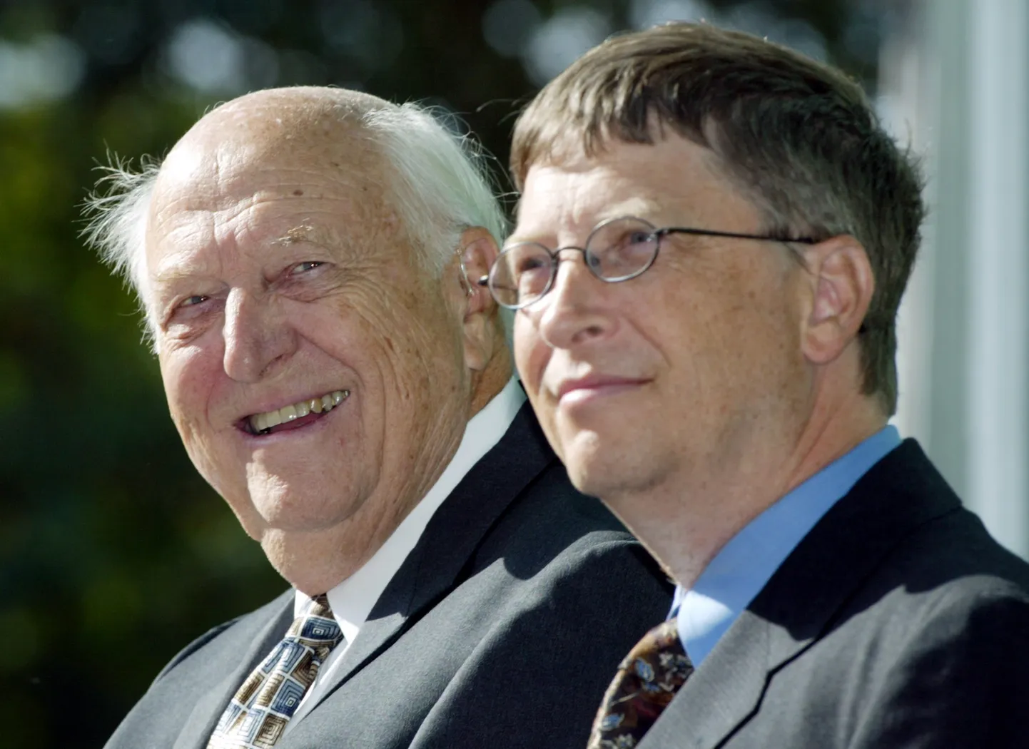 Билл Гейтс-старший с сыном, 12.09.2003