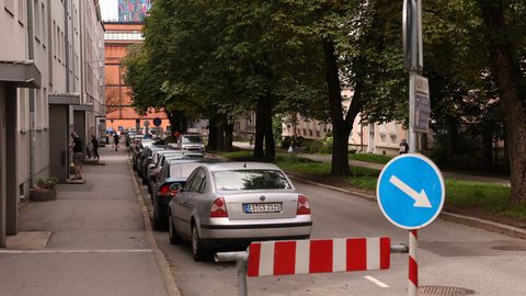 VIDEO ⟩ Tallinna teetööd on autoga liiklejaid reeglitele vilistama pannud