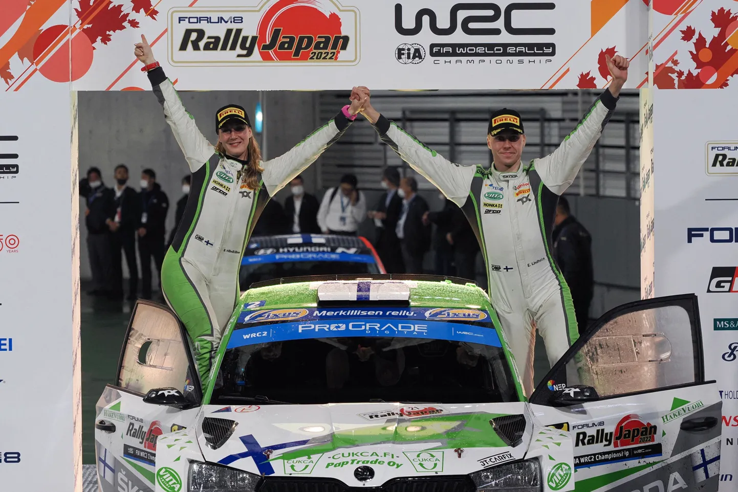 Emil Lindholm (paremal) võitis koos kaardilugeja Reeta Hämäläineniga 2022. aastal WRC2 MM-tiitli.