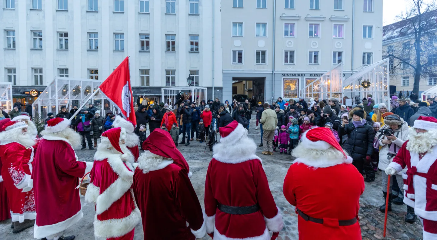 Jõuluvanade talimängud toimuvad ka tänavu Tartu raeplatsil.