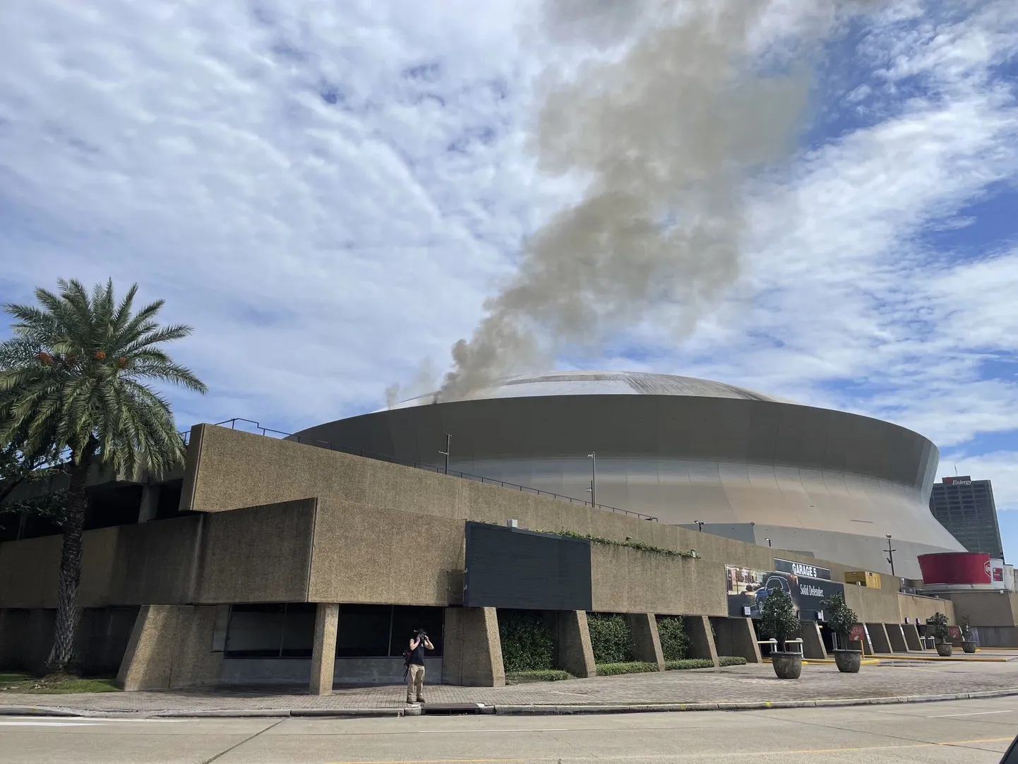 Tulekahju New Orleansis asuval Caesars Superdome'i katusel.