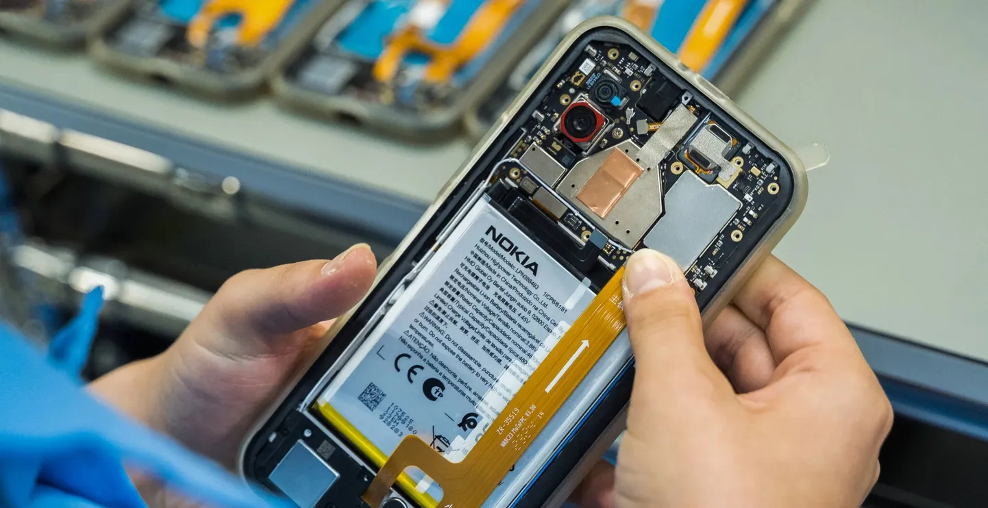 Tootmine tuleb Hiinast tagasi: Nokia telefonide valmistaja HMD Global tegi otsa lahti ja hakkab oma uut mobiili Ungaris tootma.