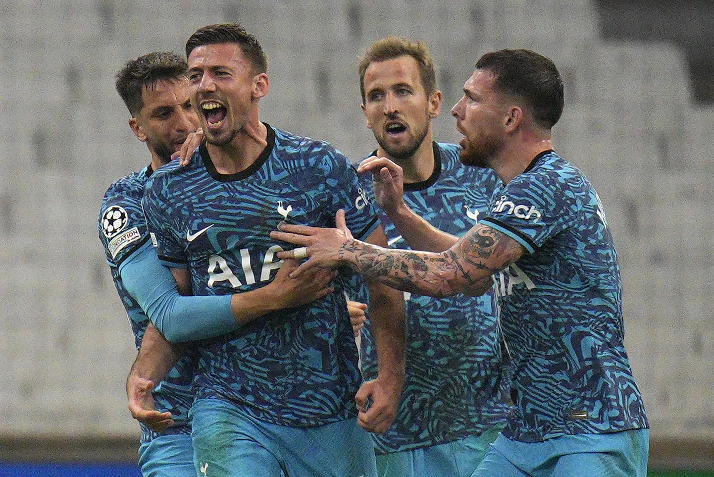 Tottenham tuli välja kaotusseisust ja kindlustas koha play-off'is.