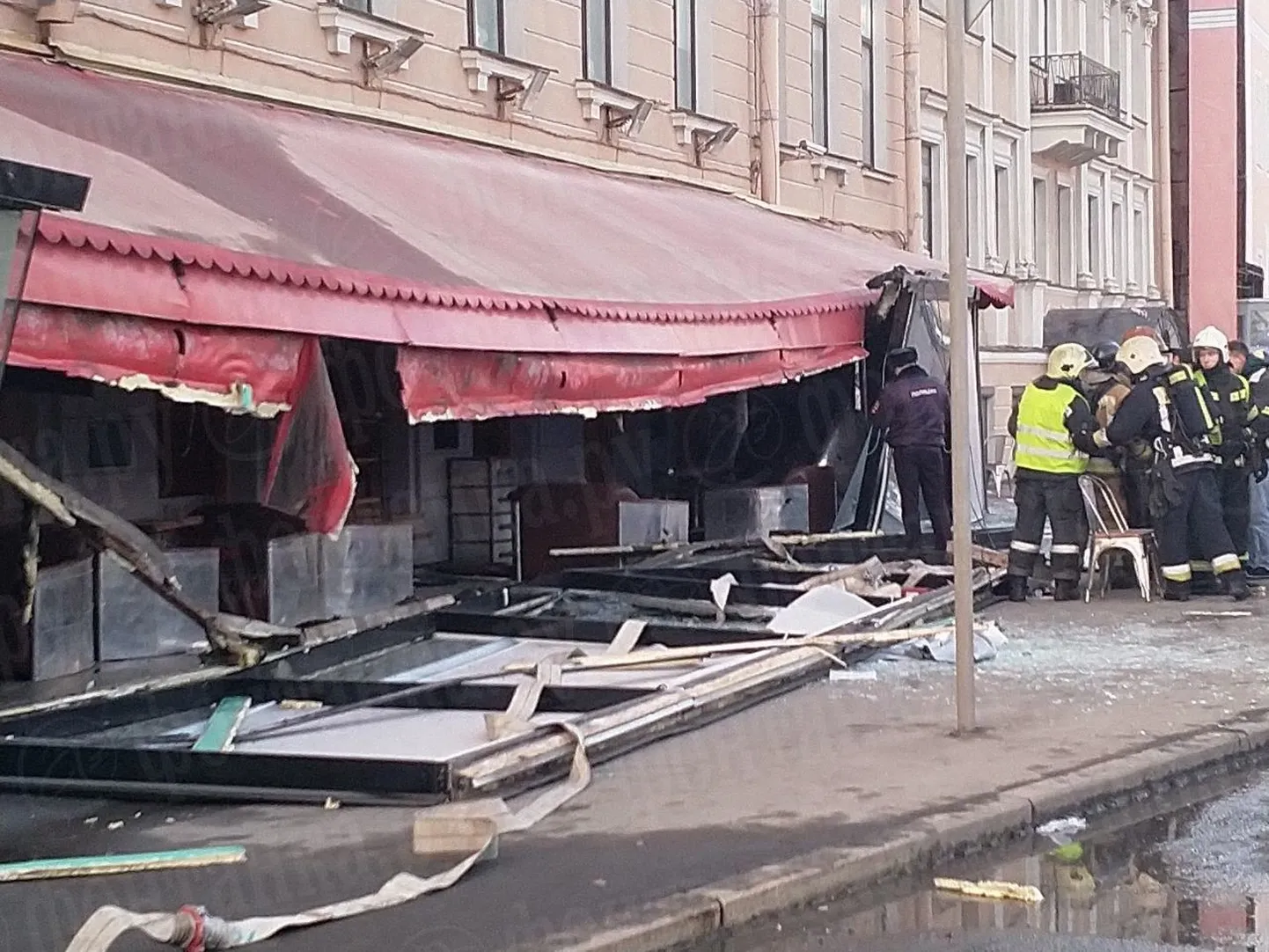 Взрыв в кафе