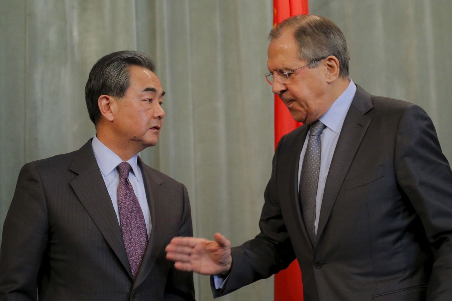Sergei Lavrov (paremal) ja Hiina välisminister Wang Yi.