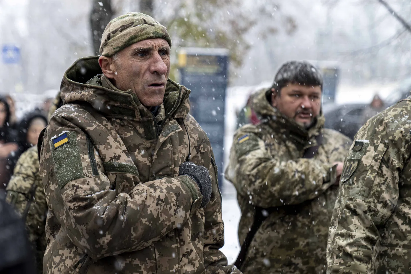 Ukraina sõdurid laulmas Ukraina hümni väärikuse ja vabaduse päeva tähistamisel 21. novembril 2024. aastal.