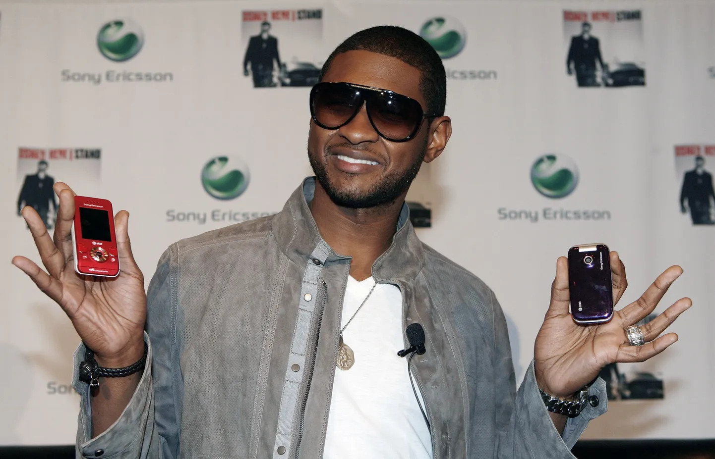 R&B staar Usher sõlmis Sony Ericssoniga koostöölepingu mais 2008.