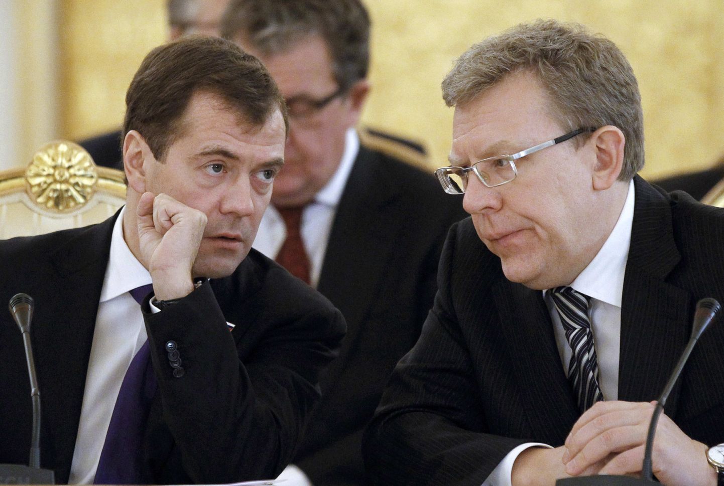Vene president Dmitri Medvedev ja rahandusminister Aleksei Kudrin (paremal) detsembri 2010.
