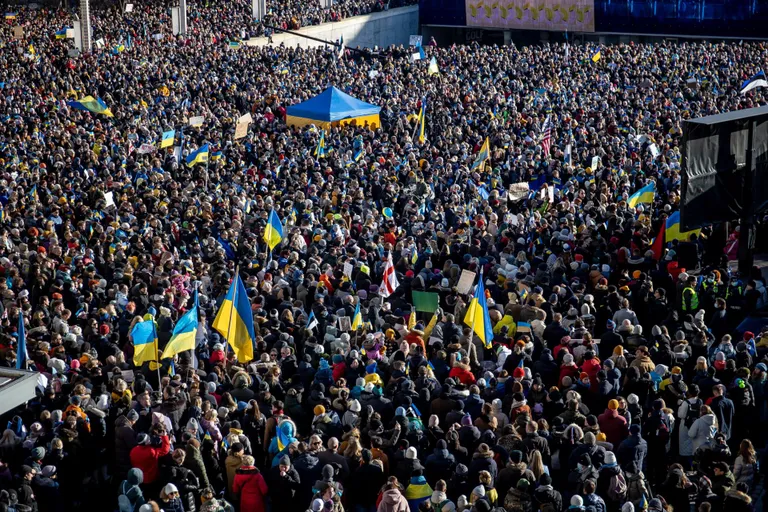 Таллинн, Эстония, 26 февраля. Митинг в поддержку Украины на площади Свободы.