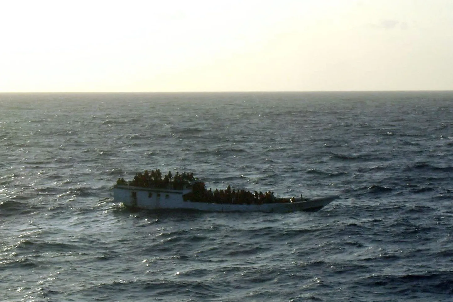 Migrantide paat Austraaliast 2360 km loodes asuva Jõulusaare vahetus läheduses 2012. aastal.