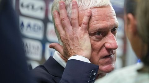 «Intervjueerige kohtunikku.» Prantsusmaa peatreener kurtis kaotuse järel vilepartii üle