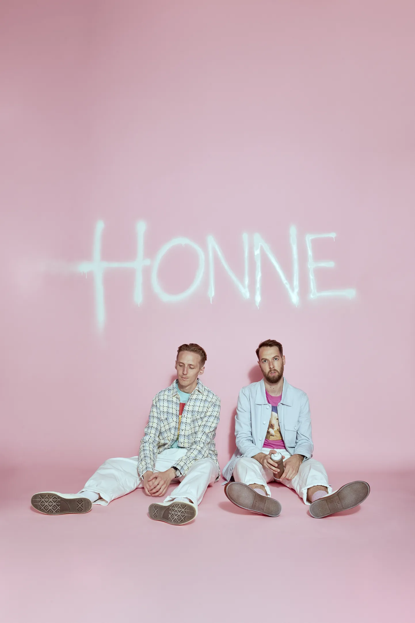 HONNE.