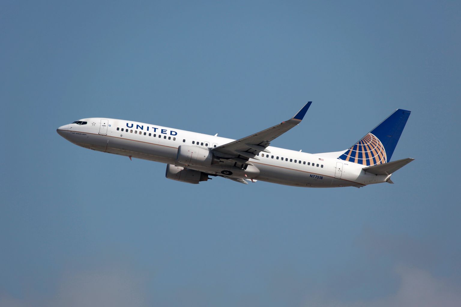 Самолет авиакомпании United Airlines, произведенный компанией Boeing.