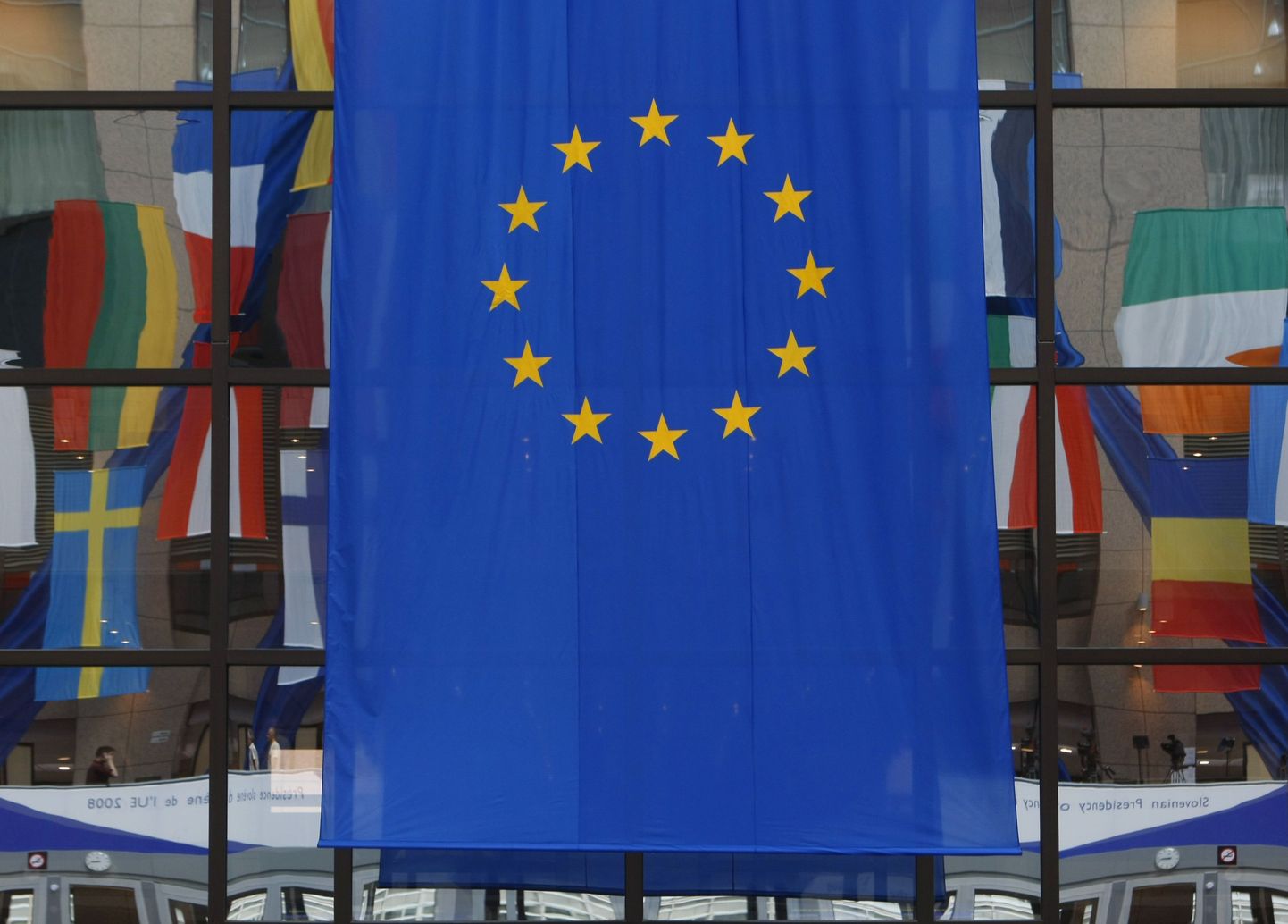 Euroopa Liidu lipp Euroopa Komisjoni hoonel.
