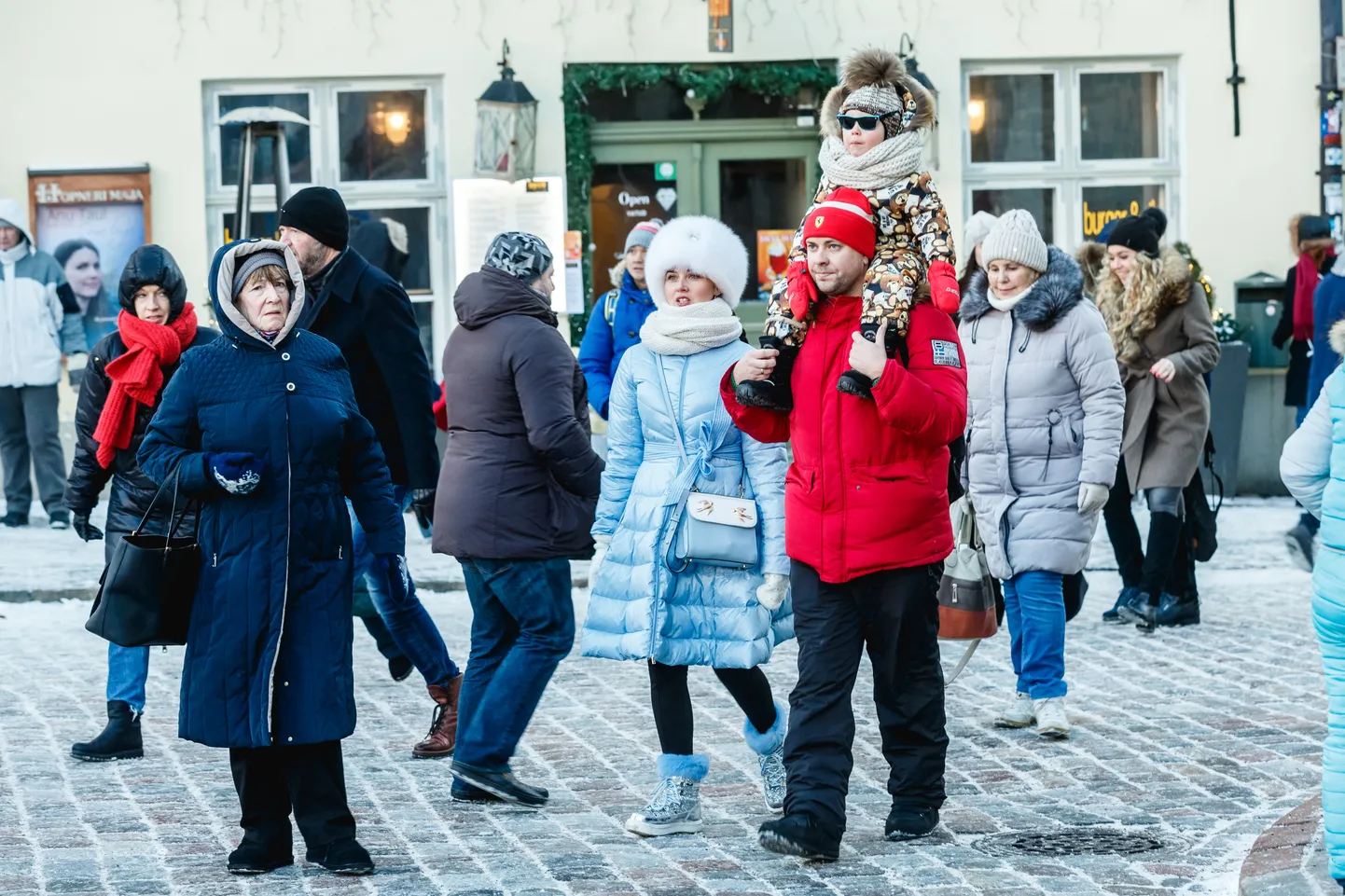 Turistid Tallinnas. Pilt on illustratiivne.