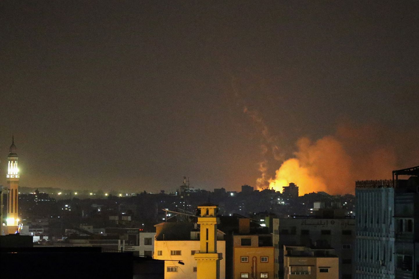 Kopš pirmdienas vakara Izraēlas virzienā no Gazas joslas izšauti aptuveni.