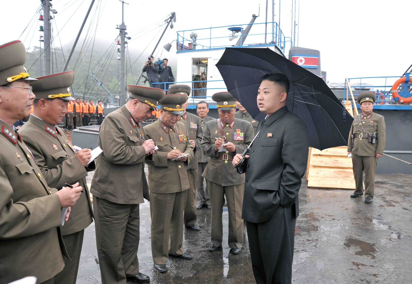 Põhja-Korea diktaator Kim Jong-un annab juhiseid.