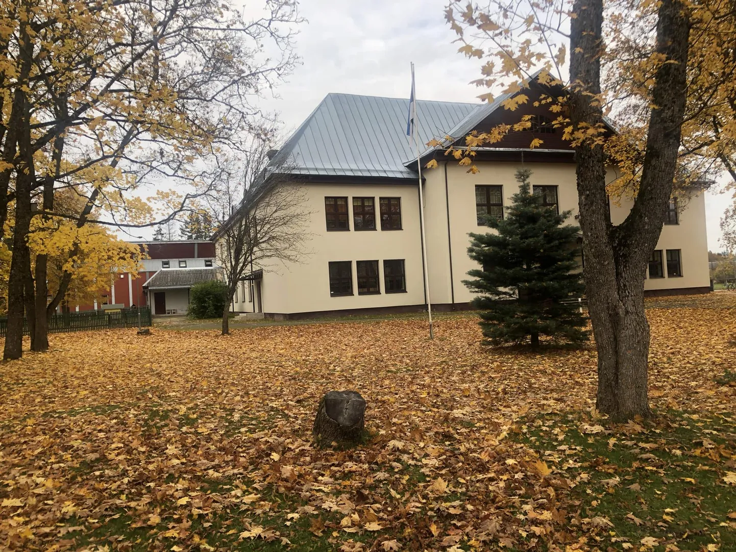 Ambla koolihoone renoveeriti 2020. aastal 230 567 euro eest.