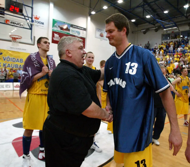 Martin Müürsepp pidas oma viimased mängud 2010. aastal. Karjääri sisuliselt lõpetanud 35-aastane mängumees läks appi oma esimesele treenerile Andres Sõbrale, kes juhendas toona Rakvere Tarvast – tasuks meistrivõistluste «kuldne hõbe».