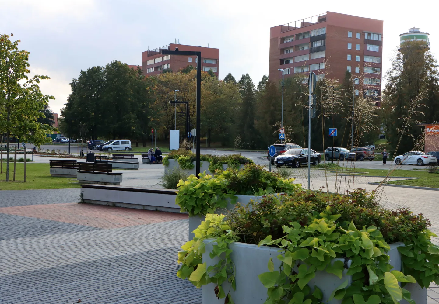 Jõhvis on hinda läinud mikrorajoonis asuvad korterid ning seda suuresti seetõttu, et väga lähedal paiknevad lasteaiad, koolid, sportimisvõimalused, kontserdimaja ja park.