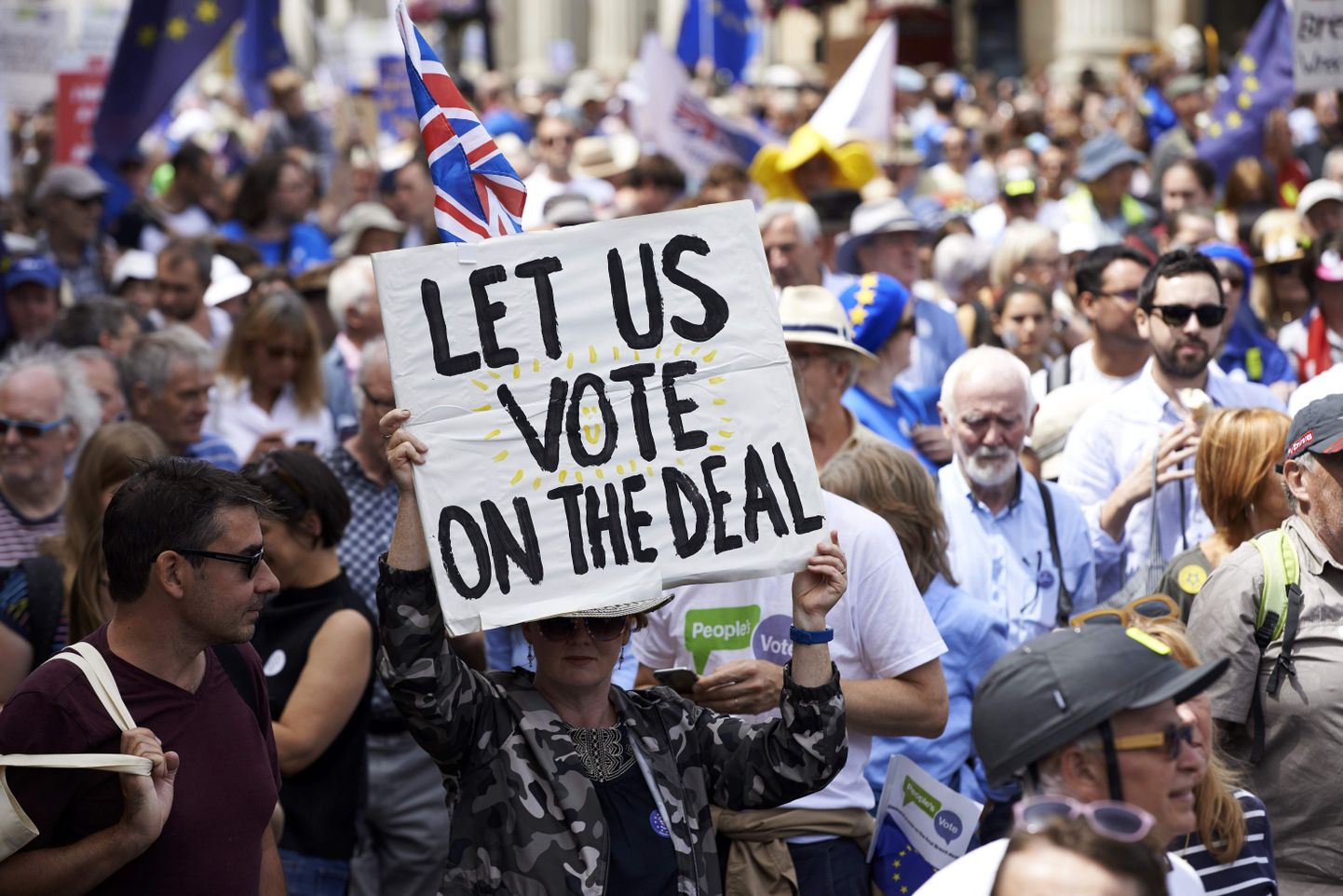 Meeleavaldajad nõudsid Londonis võimalust Brexiti tingimuste üle hääletada.
