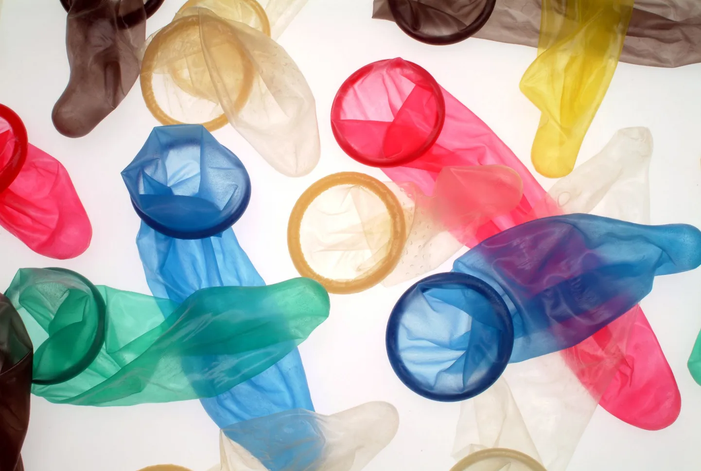 Sugulisel teel levivate haiguste eest kaitseb kondoom.