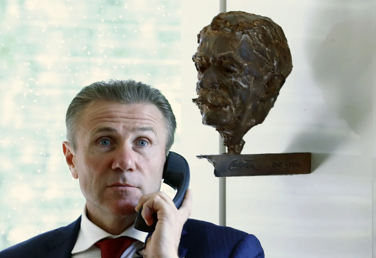Sergei Bubka ja Pierre de Coubertini kuju