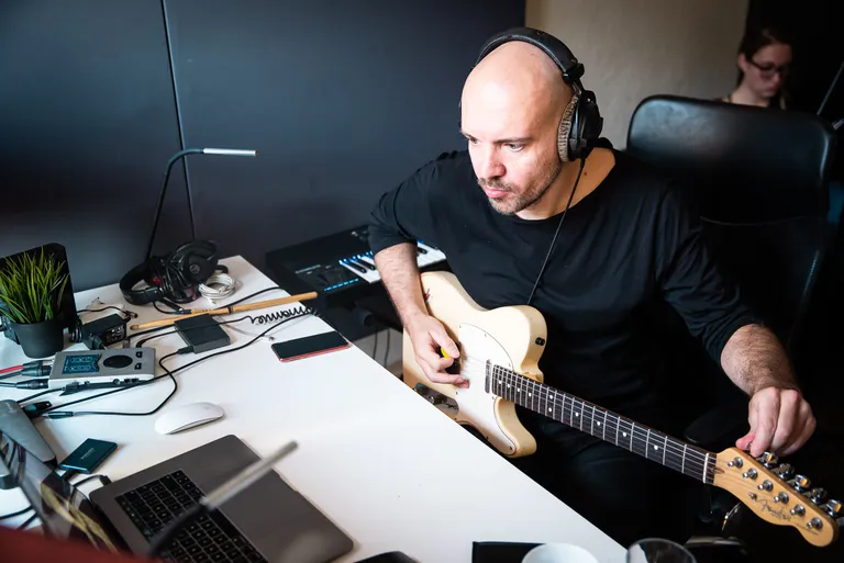 Dziesmu rakstīšanas nometne “RigaLive” jaunā sesija (Arnis Račinskis)
