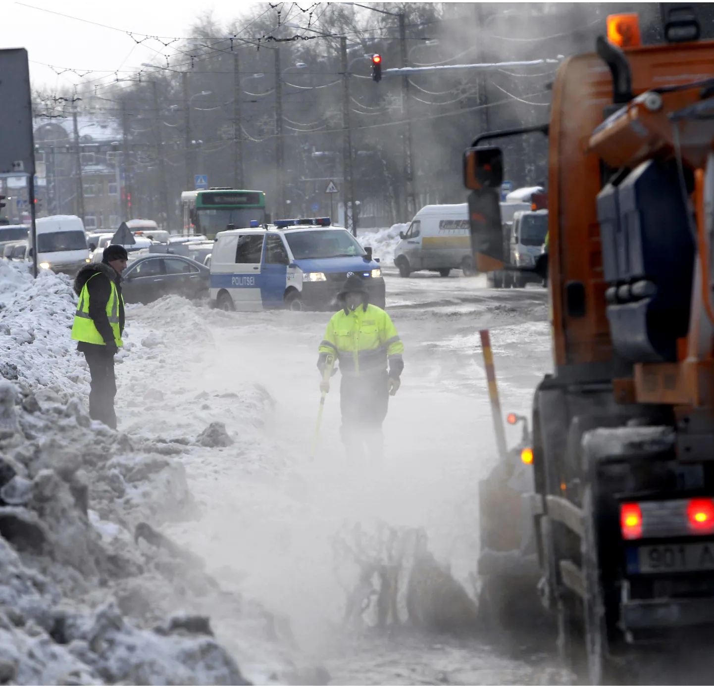 Sõle tänava lõhkenud veetoru on parandatud.