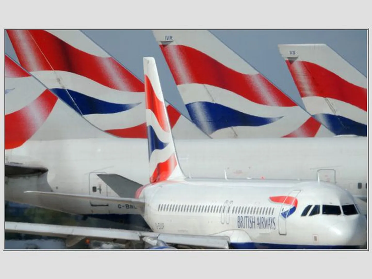 British Airways logoga lennukid..