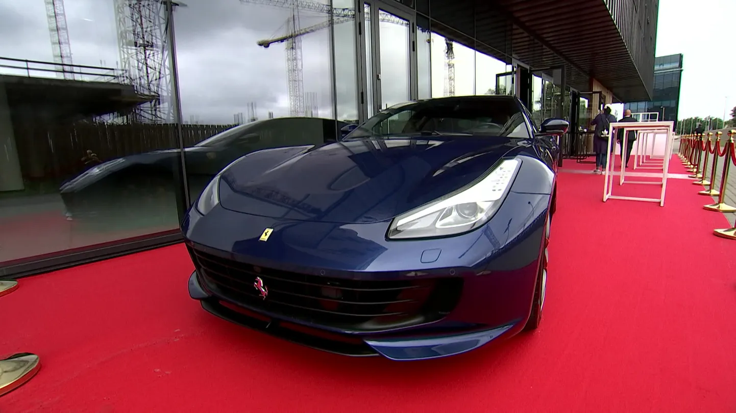 Салон Ferrari в Таллинне.