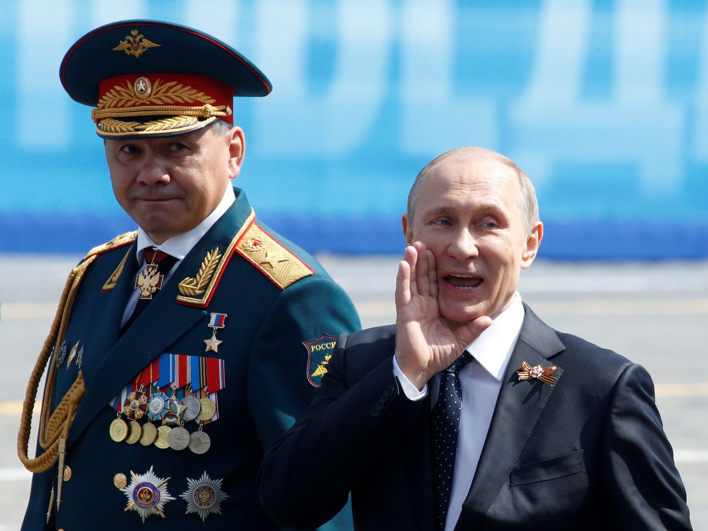 Vladimir Putin ja kaitseminister Sergei Šoigu.