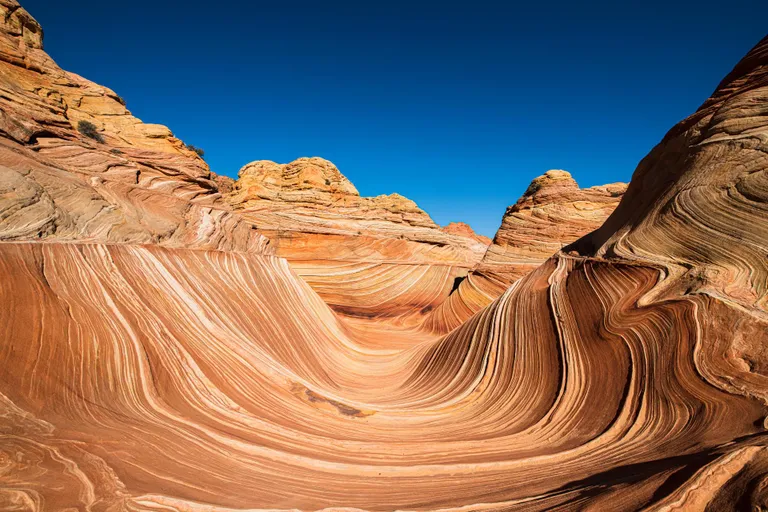 The Wave ehk Laine Utah’ ja Arizona osariigi piiri lähistel jääb enamikule kättesaamatuks: selle juurde matkamise loa saavad loosiga vähesed, aga tahtjaid on meeletult palju.