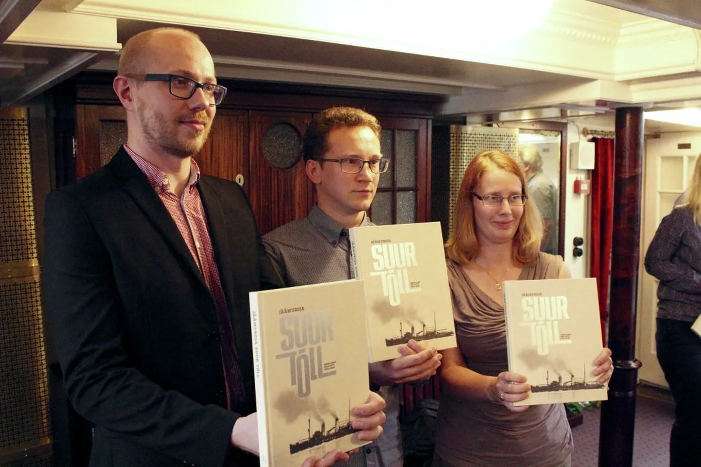 Kolm raamatu autorit vasakult paremale: Mihkel Karu, Priit Lätti, Teele Saar