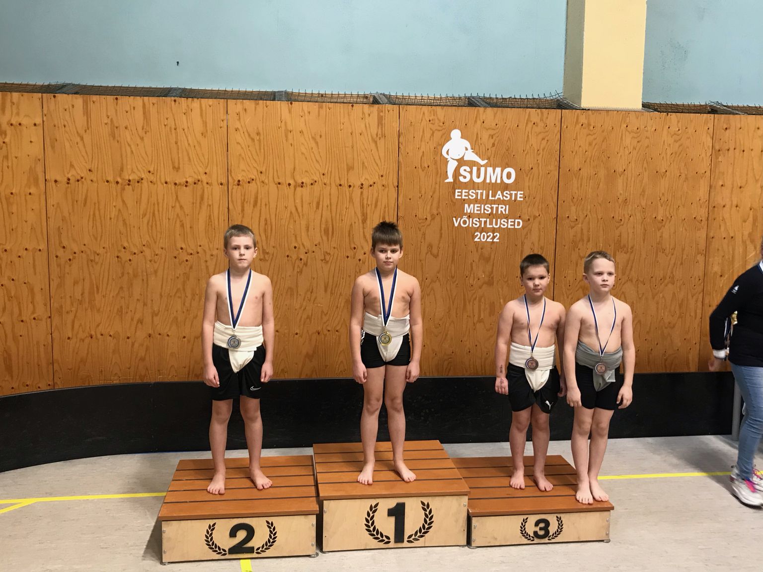 Valga noor sumomaadleja Jan Jasper Solbaja võitis Eesti laste sumomaadluse meistrivõistlustel U8 vanuserühmas kuni 35 kilo kaalukategoorias esikoha.