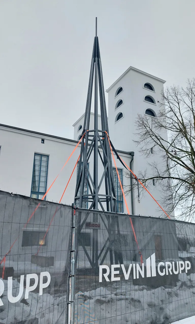 Ukuaru muusikamaja esimene tornikarkass