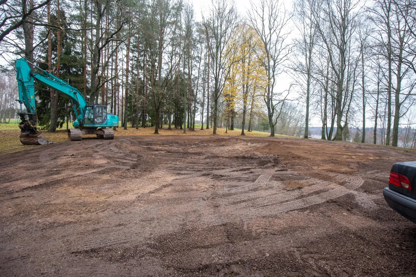 Järveotsa obelisk lammutati mullu novembris. Nüüd kaalub linn sellesse kauni vaatega paika lõõgastusala rajamist.