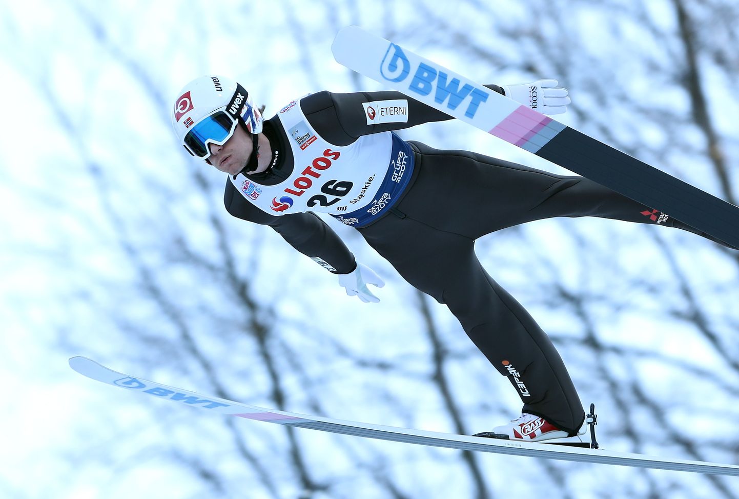 epa08021672 Daniel Andre Tande of Norway in action during the FIS Ski Jumping World Cup at the Adam Malysz Ski Jump in Wisla, Poland, 24 November 2019.  EPA/Grzegorz Momot POLAND OUT