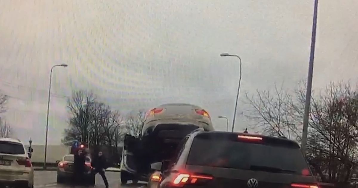 Video: Riia autovaras põhjustas uskumatu liiklusõnnetuse