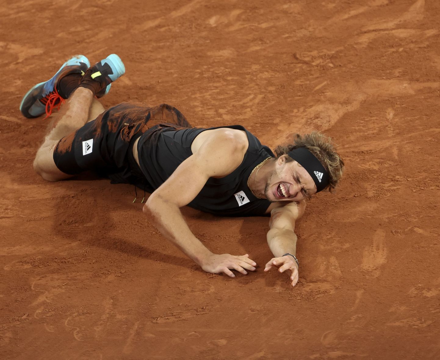 Alexander Zverev sai vigastada Prantsusmaa lahtiste poolfinaalis Rafael Nadali vastu.