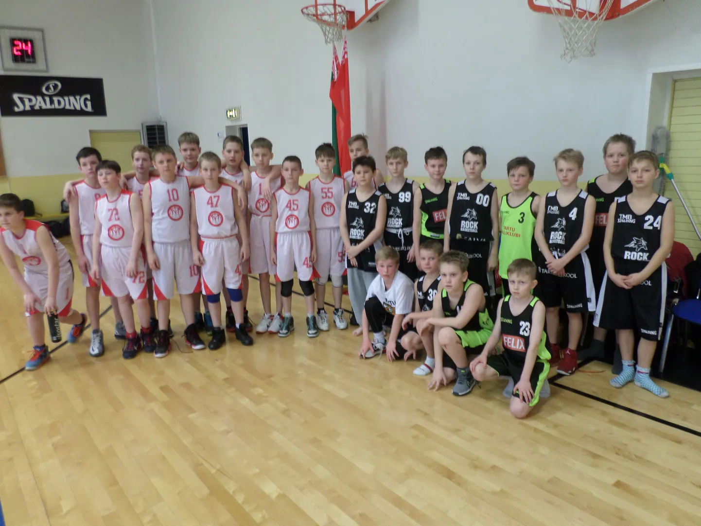 U11 Tartu Palliklubi ja Salva/Rocki poisid on koos eakaaslastega Valgevenest.