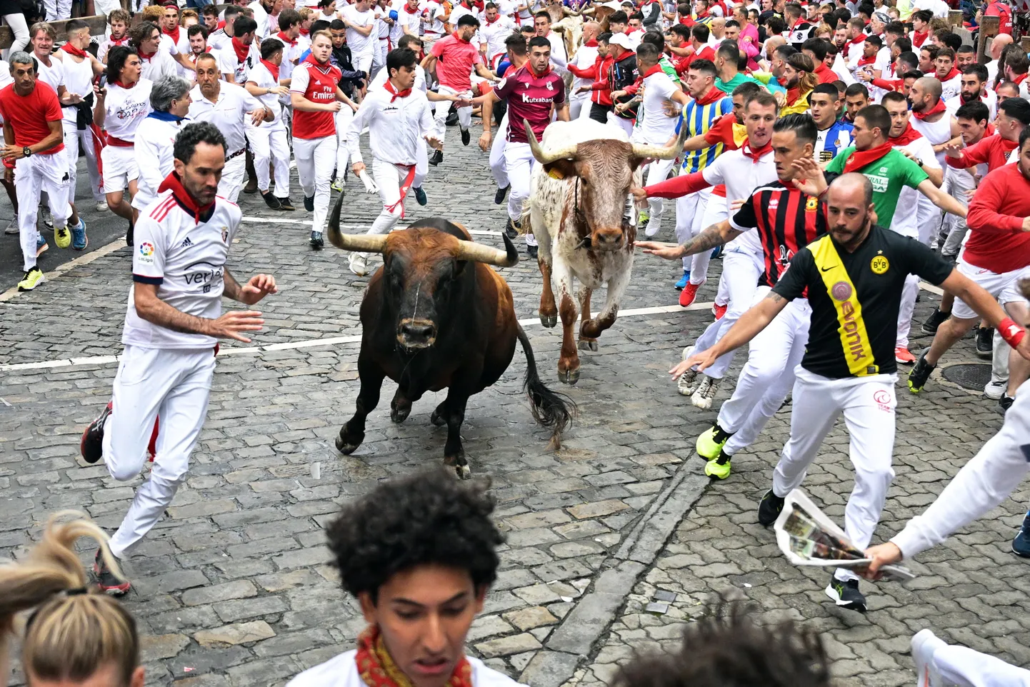 Hispaanias Pamplonas algas traditsiooniline härjajooks.