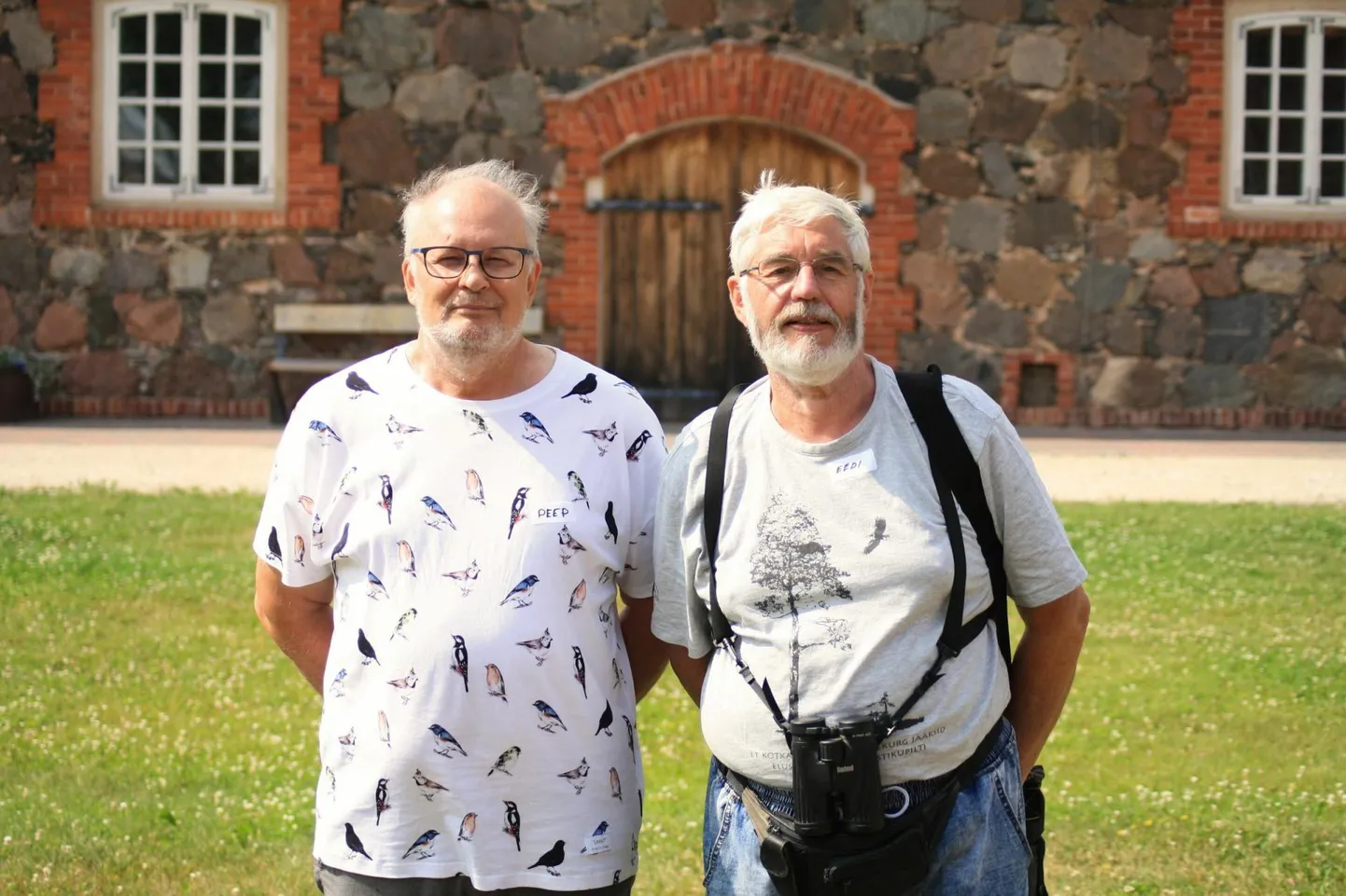Ornitoloogiaühing nimetas oma auliikmeks harrastusornitoloogid Eedi Lelovi (paremal) ja Peep Veedla.