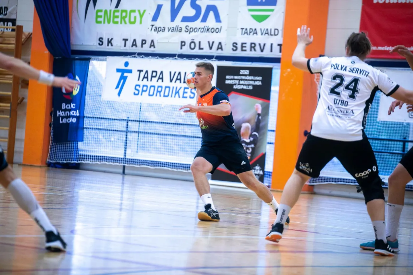 Eesti meistriliiga resultatiivsemate pallurite pingerea liider Vahur Oolup viskas viigimängus Viljandiga tapalaste kasuks kuus väravat. Kokku on ta tänavu 11 kohtumises visanud 64 väravat, mis teeb ühe mängu keskmiseks 5,8.