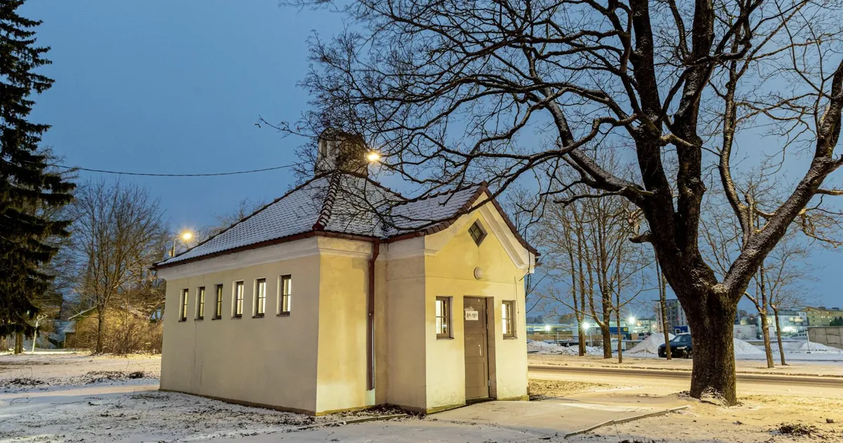 Pärnu kesklinna ainsasse avalikku käimlasse enam sularaha eest hädale ...