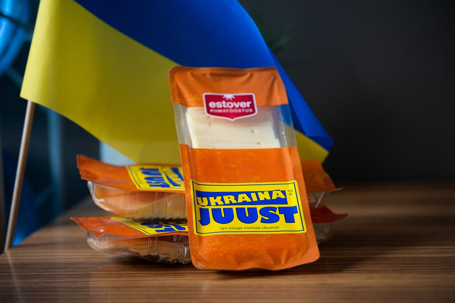 «Украинский сыр» Estover.